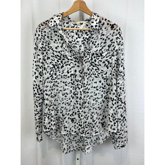 cloth & stone Tops - CLOTH & STONE Anthropologie Animal Print High Low Button Up Shirt White Gray S